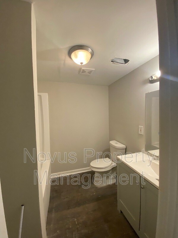 Building Photo - 88 River Ridge Dr