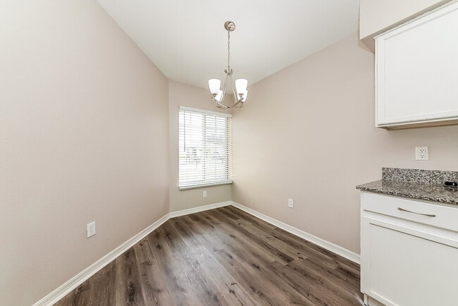 Building Photo - 11751 Lynmoor Dr