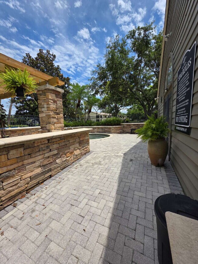 Building Photo - 1 bedroom condo in Clearwater
