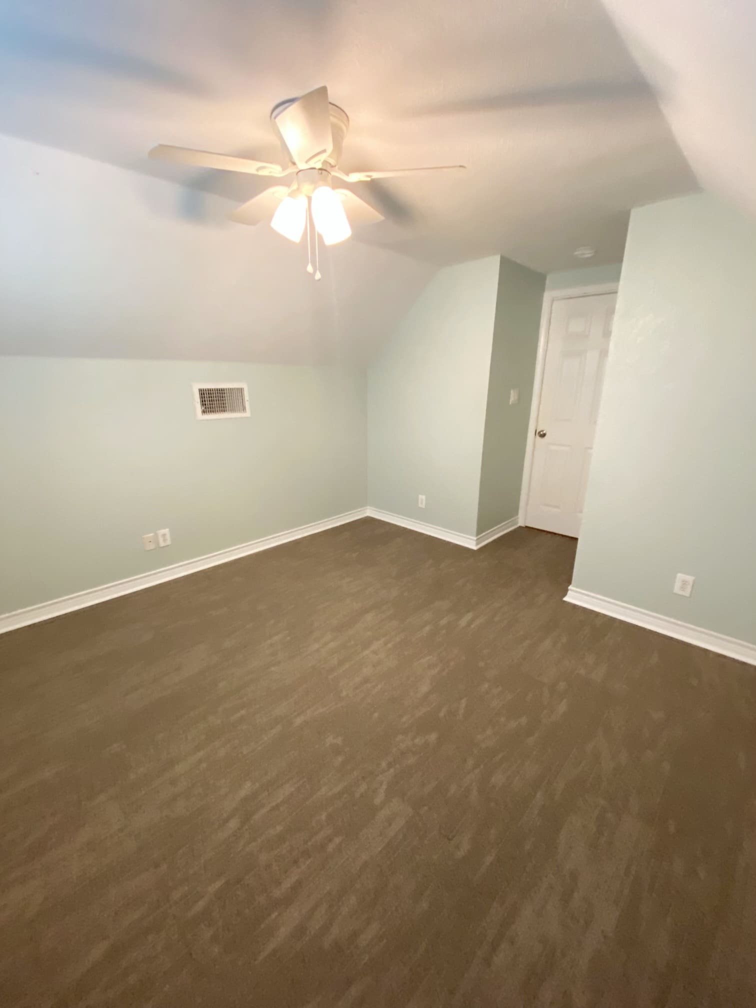 Bedroom 3 upstairs - 13372 FM 2710