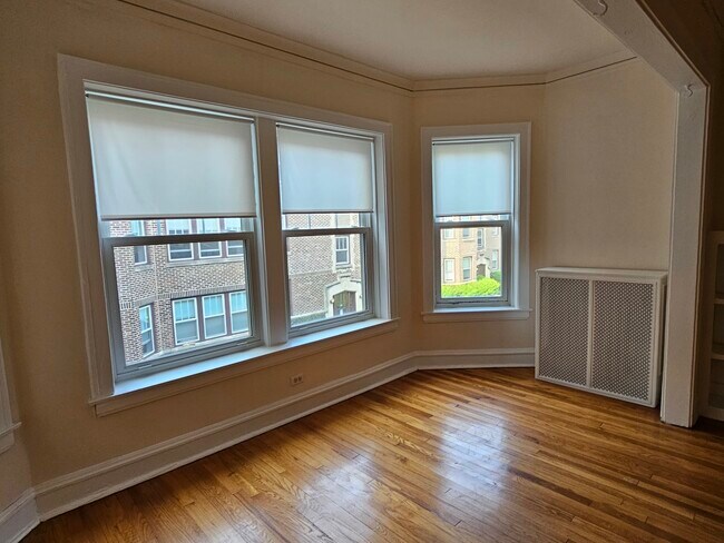 Building Photo - 2112 Sherman Ave