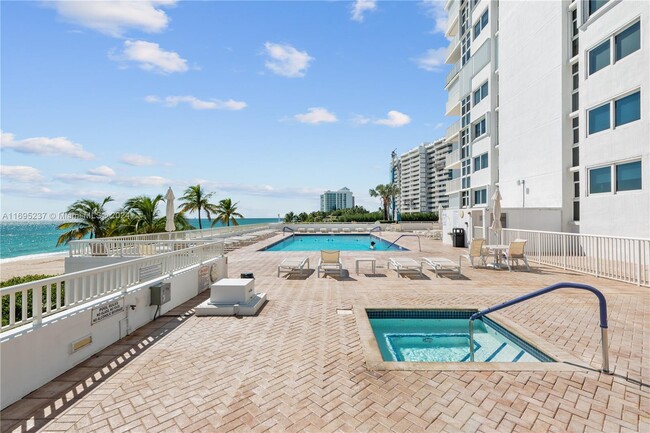 Building Photo - 1370 S Ocean Blvd