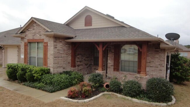 Building Photo - 230 Kiras Ct