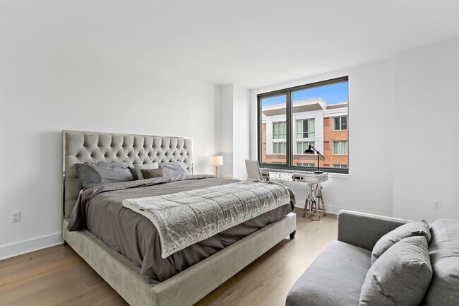 Building Photo - 9 Ave at Port Imperial