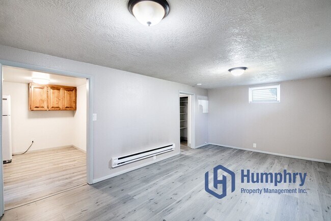 Building Photo - 1601 Rossi St