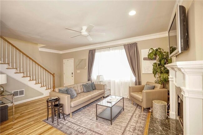 Building Photo - 83 Richmond St SE