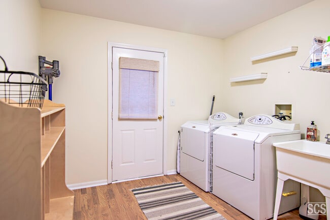 Building Photo - 3810 Tecoma Dr