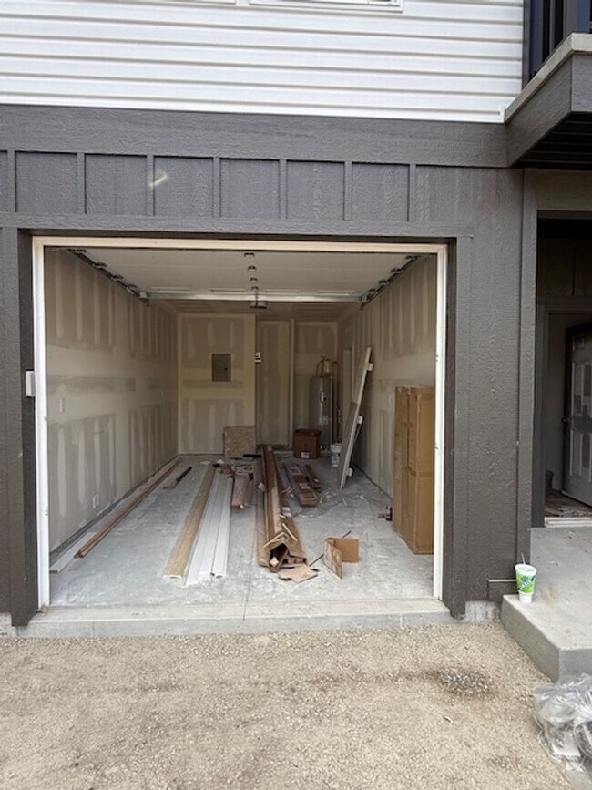 Building Photo - 504 St