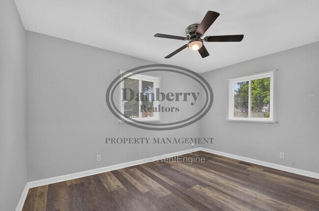 Building Photo - 6051 Graystone Dr