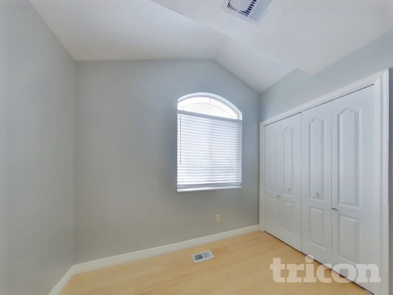 Building Photo - 1393 N 870 W