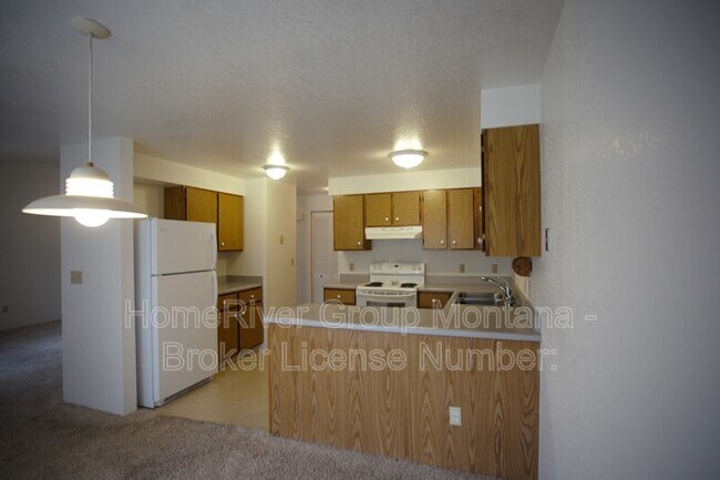 Building Photo - 2720 Crystal Ct