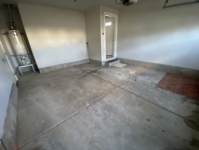 Building Photo - 2413 Mountain Terrace