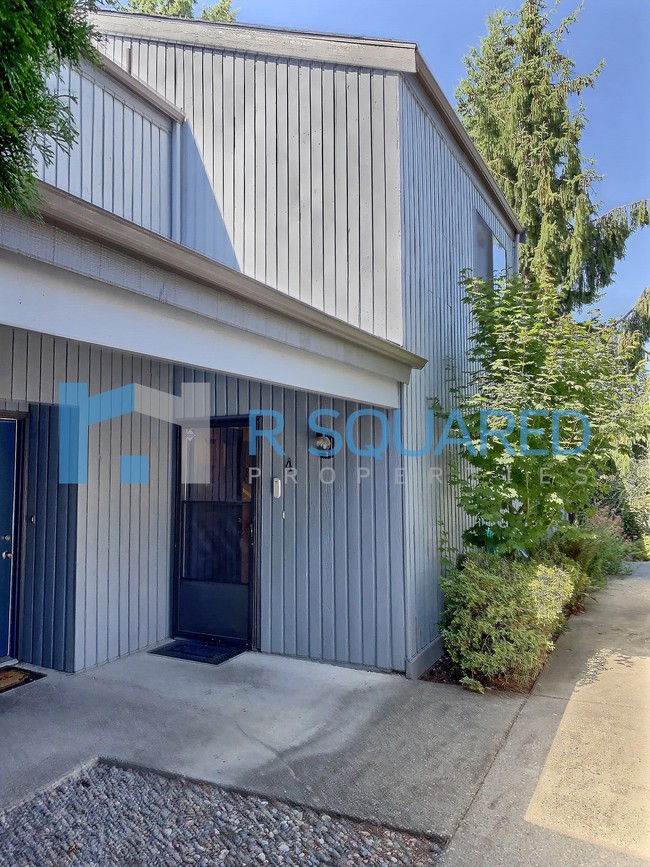 Building Photo - 1850 Grant Ave S