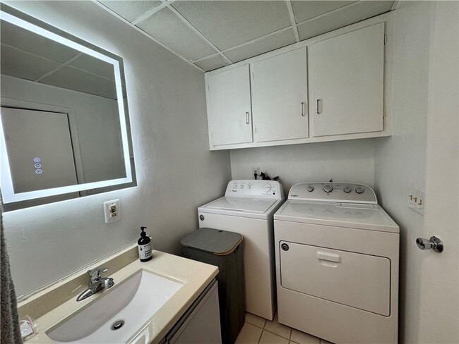 Building Photo - 158 S Fitzhugh St