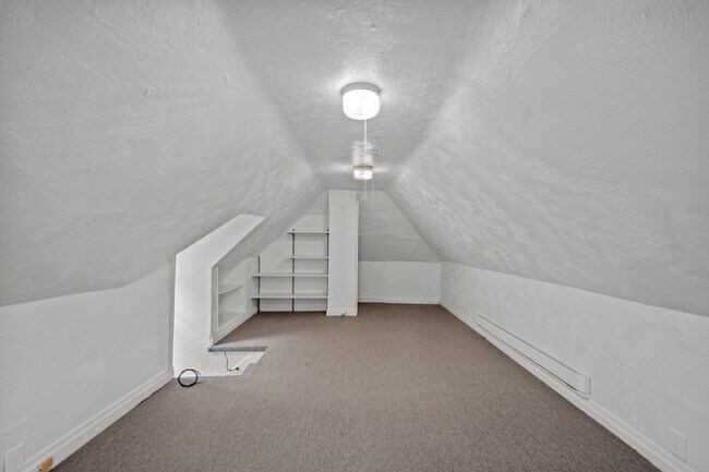 Building Photo - Great Mt Washington Location!