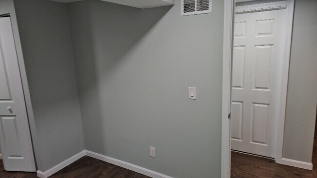 Building Photo - 2505 McKenzie Rd