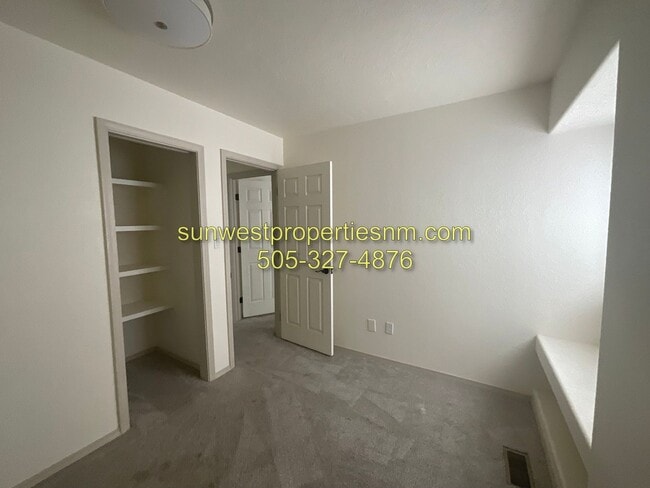 Building Photo - 4 Bedroom, 2 Bath Home