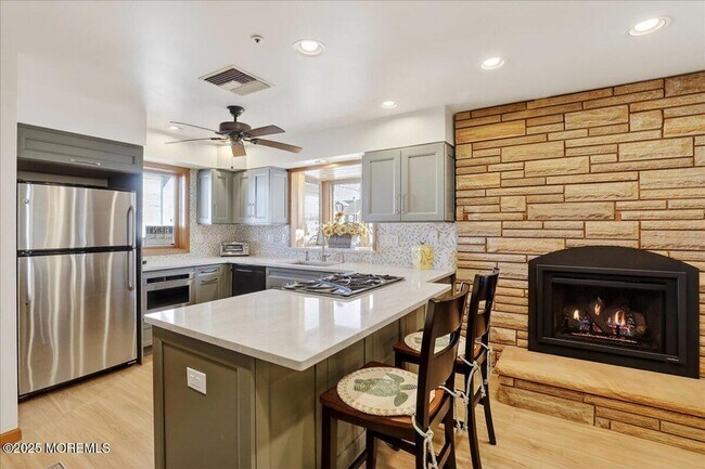 Building Photo - 8 Ortley Ave