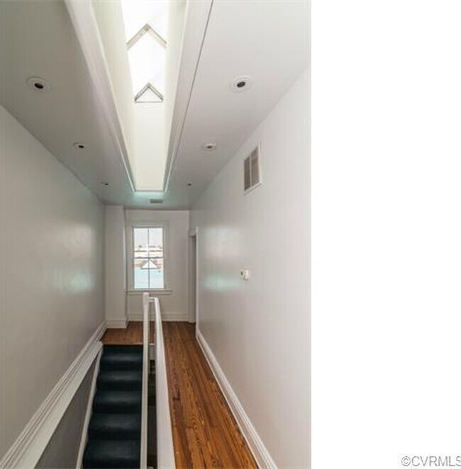 Building Photo - -- AVAILABLE JULY 15TH --  4 BR / 3.5 BA Gorgeous Home in The Fan, Available July 15tht!