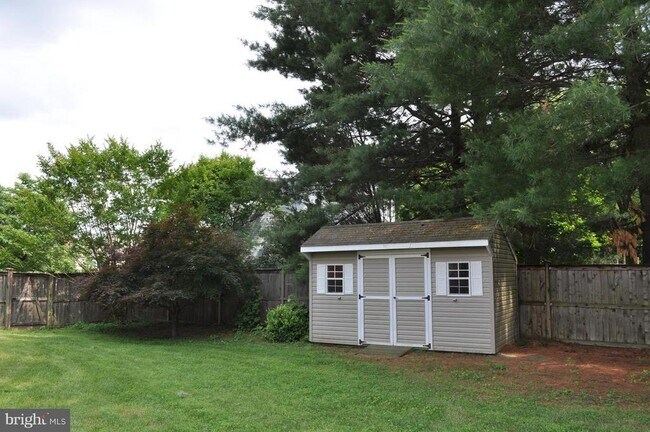 Building Photo - 14616 Falling Leaf Way