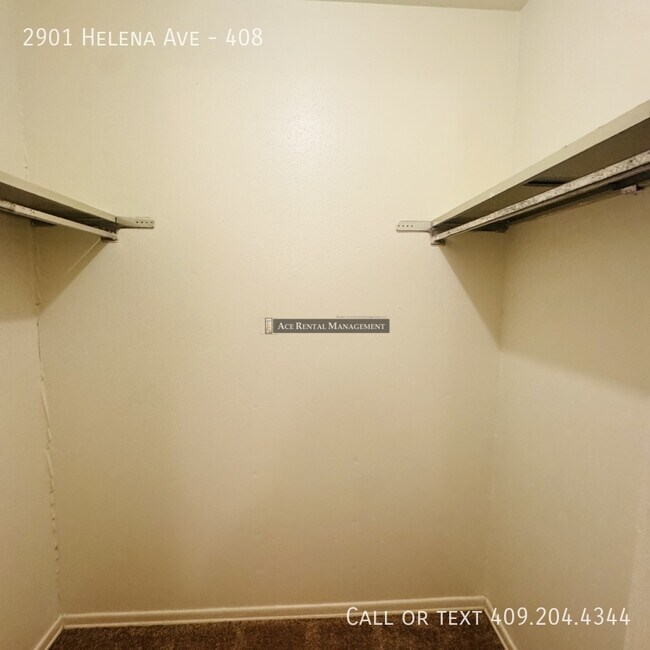 Building Photo - 2901 Helena Ave