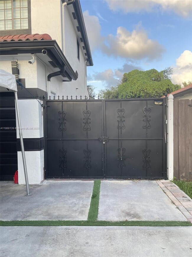 Primary Photo - 22641 SW 109th Ave Ct