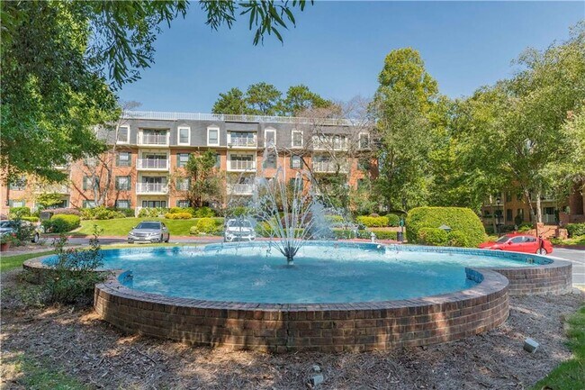 Building Photo - 28106 Plantation Dr NE