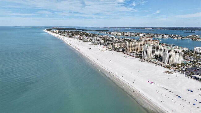 Building Photo - 741 Lantana Ave