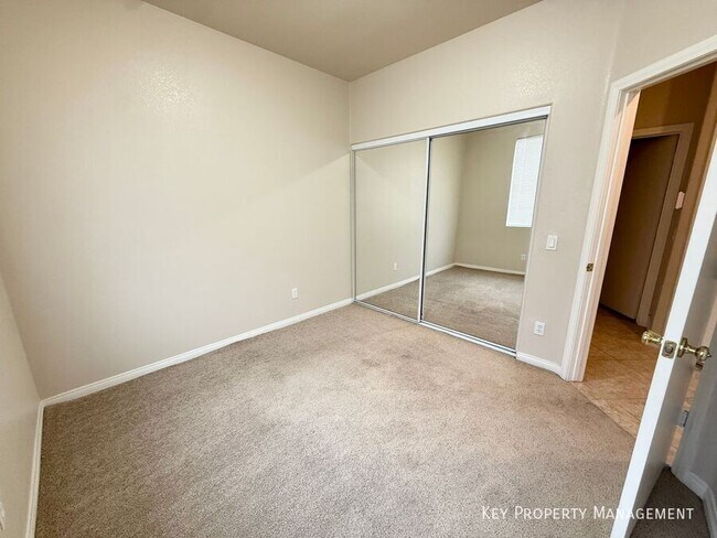 Building Photo - 10511 Broadhead-