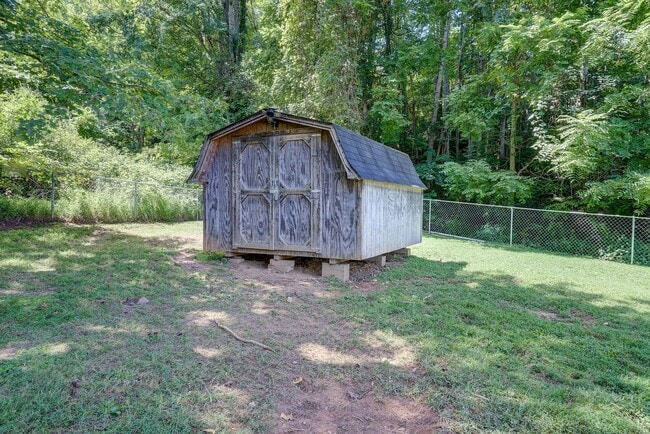 Building Photo - 1883 Powder Branch Rd