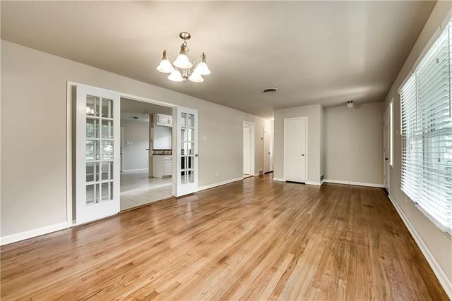 Building Photo - 1601 Larkspur Dr