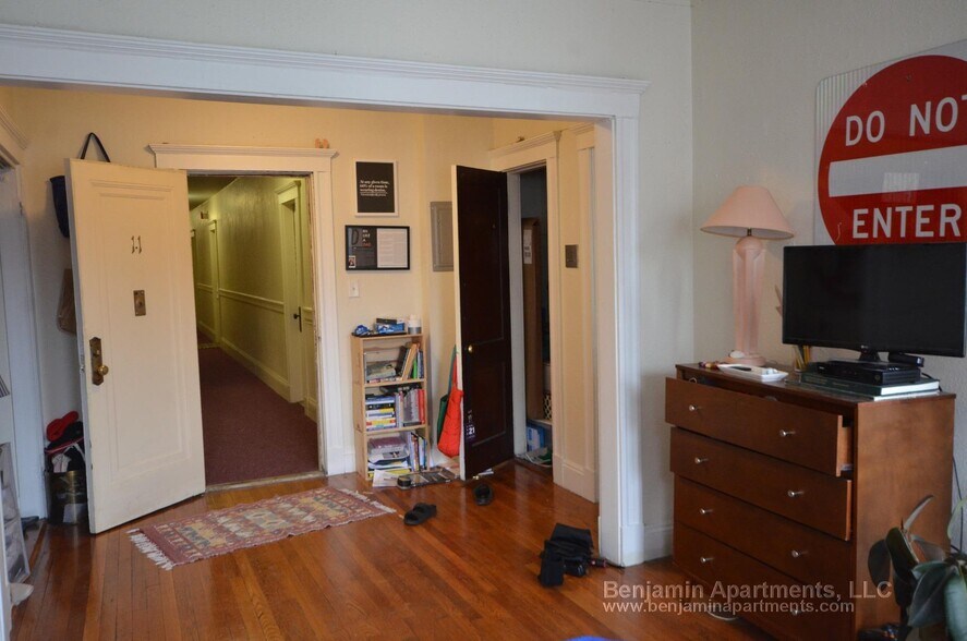 Building Photo - 1167 Boylston St