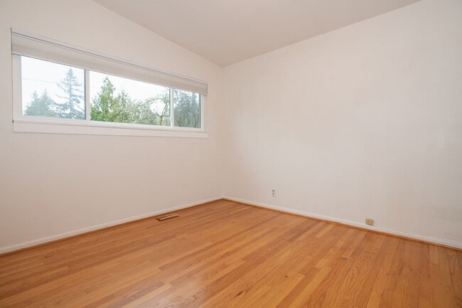 Building Photo - Magnolia 4 bedroom, 3 bathroom