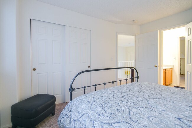 Building Photo - Spacious and Serene Home with Ideal Location near Parks, Trails, and Schools!