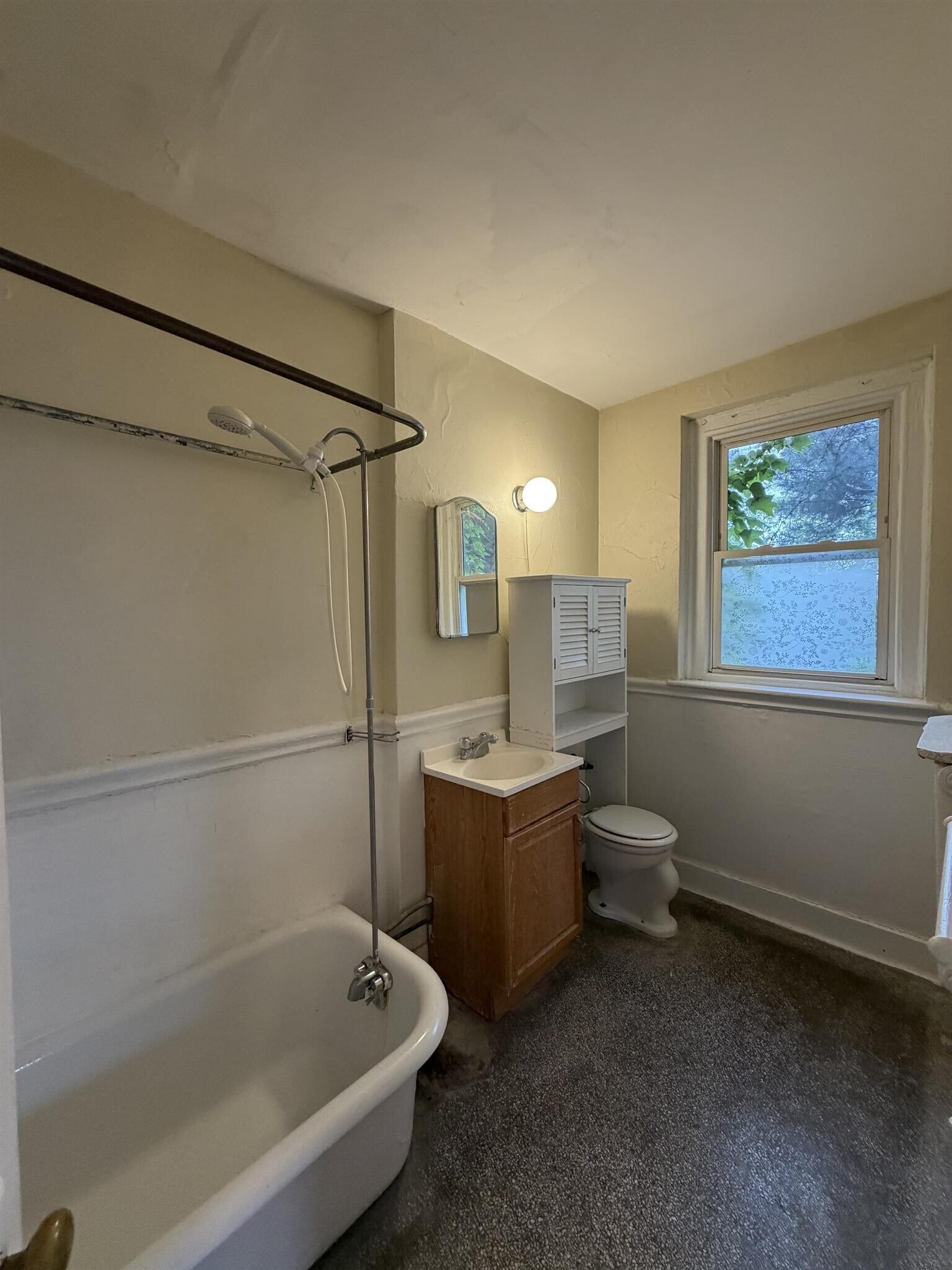 Building Photo - 7 Craigie Cir