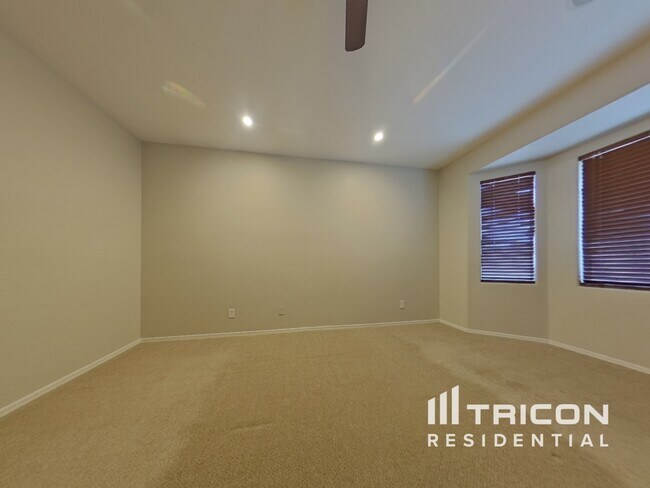 Building Photo - 700 S 220th Ln