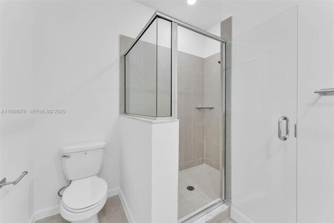 Building Photo - 2522 SE 27th Dr