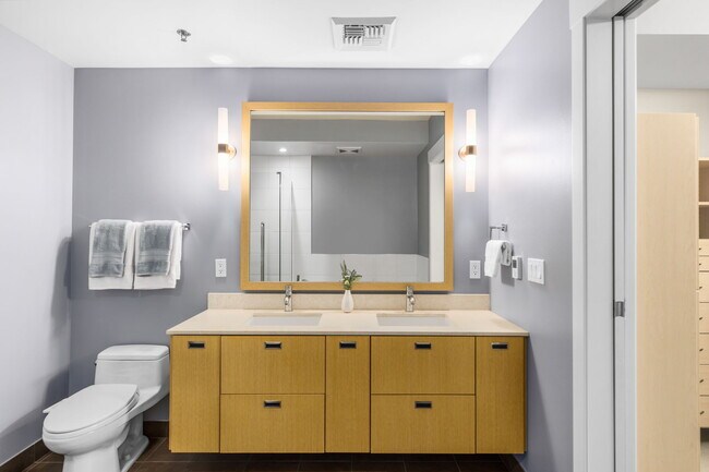 Building Photo - 1310 NW Naito Pky