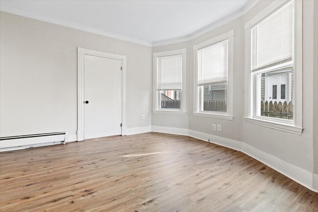 Building Photo - 30 Dane St