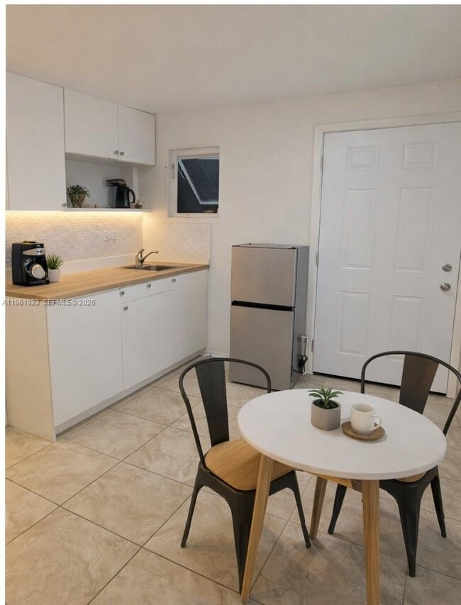 Building Photo - 1399 Cindy Cir NE