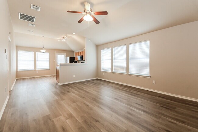 Building Photo - 822 Sycamore St