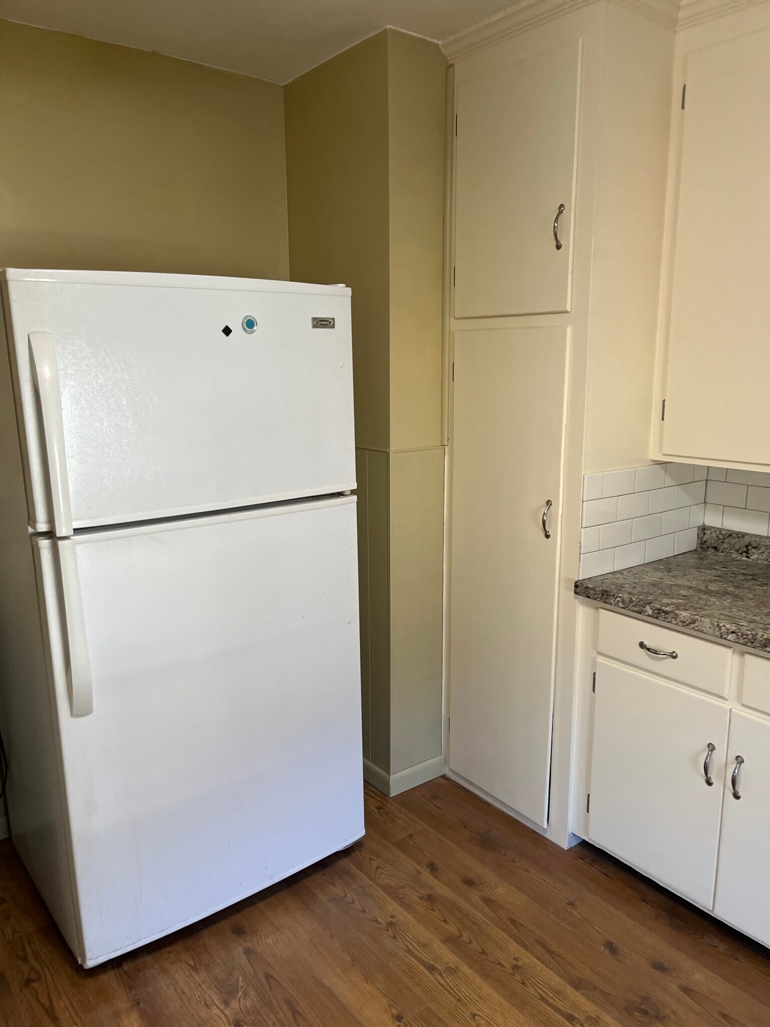 Building Photo - 214 Delaware Rd