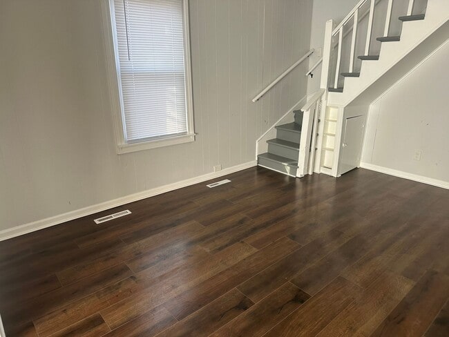 Building Photo - Awesome 2 bedroom house just outside Antioch!