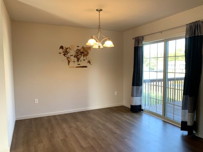 Building Photo - Make This Beautiful 3-Bedroom Townhouse Yo...
