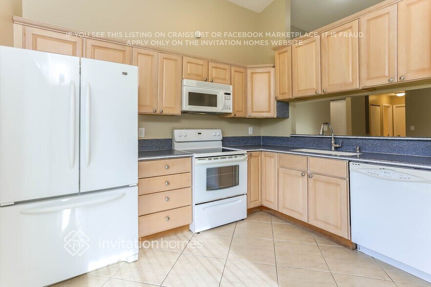 Building Photo - 15131 S Waterford Dr