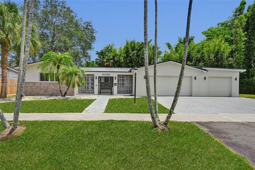 Building Photo - 9350 SW 48th St