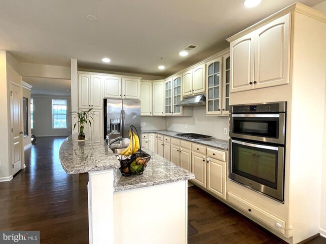 Building Photo - 23814 Hopewell Manor Terrace