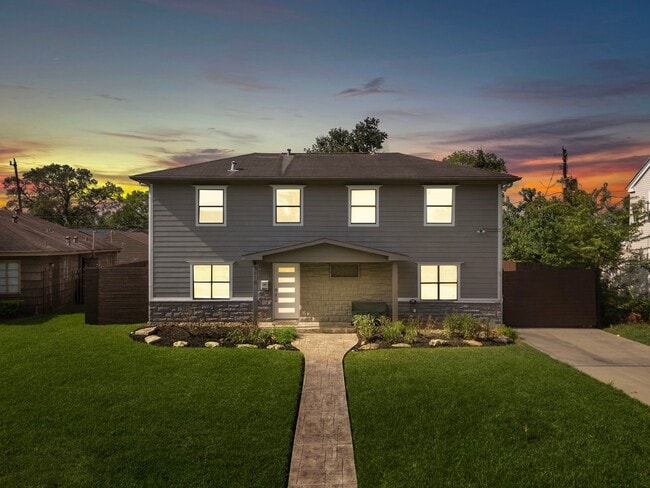 Building Photo - 3818 Southmore Blvd