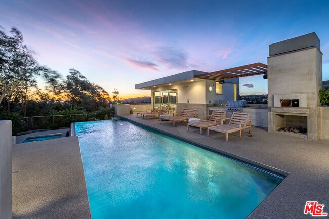 Building Photo - 2511 Wild Oak Dr
