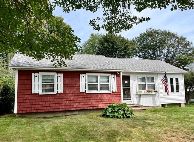 Primary Photo - 19 Myrica Ave